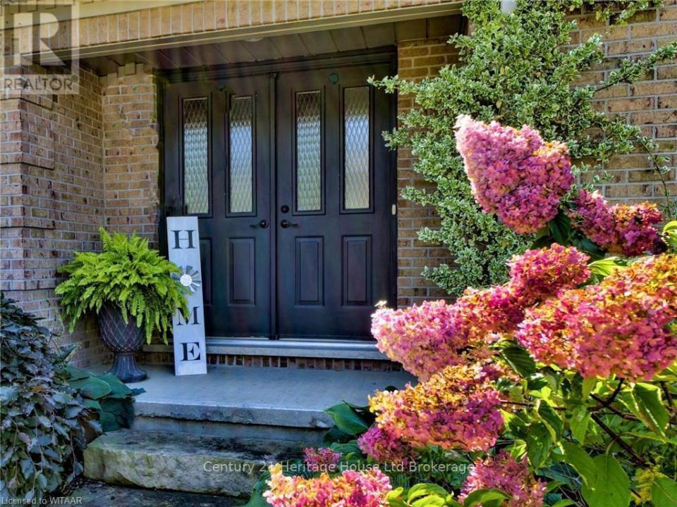 10 BLACKFOOT PLACE, Woodstock (woodstock - North), Ontario N4T 1E2, Canada