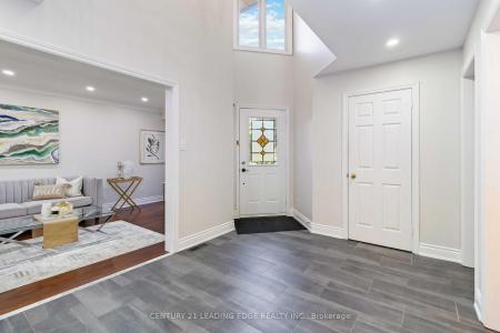 5201 CHAMPLAIN TRAIL, Mississauga, オンタリオ L5R 3B1, カナダ