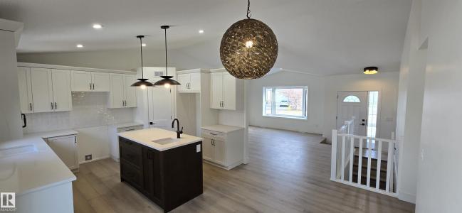 5706 43A STREET, Vegreville, Alberta T9C 1V8, Canada