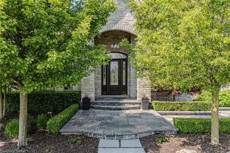 29 WALLACE COURT, Brantford, Ontario N3T 5L7, Canadá