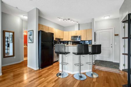 1026 12 AVENUE SW, Calgary, ألبرتا T2R 0J6, كندا 