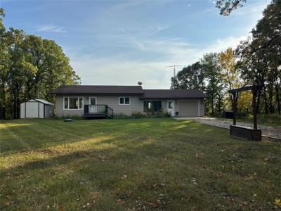 77 PLEASANT VIEW DRIVE, Pelican Lake, Manitoba R0K 1G0, Canada