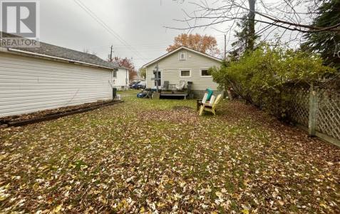 563 CHURCH STREET, Fort Frances, Ontario P9A 1E5, Canadá