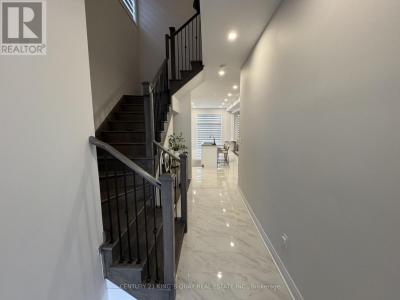 135 JINNAH AVENUE, Markham (middlefield), Ontario L3S 0G4, Canada