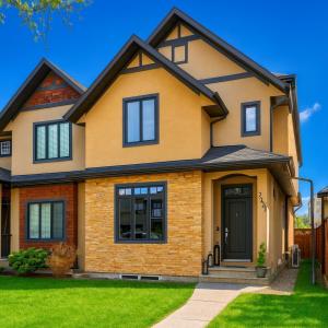 2534 3 AVENUE NW, Calgary, アルバータ T2N 0L3, カナダ