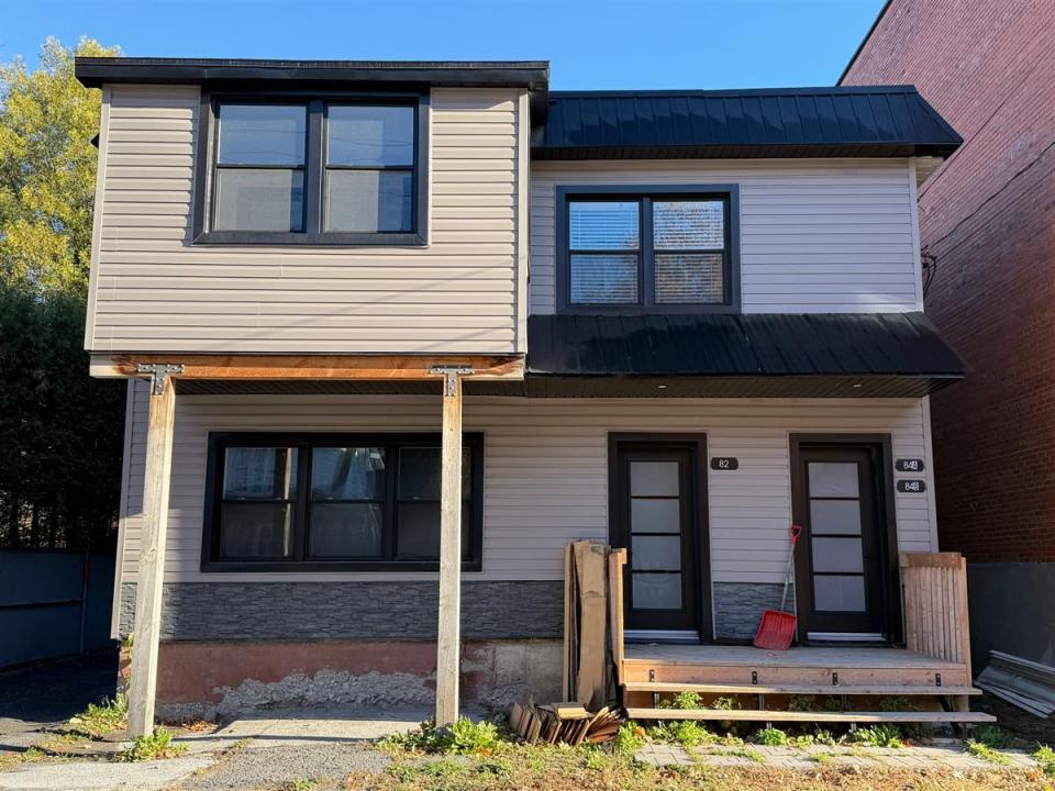 82-84B  Rue de la Rivière, Bedford - Ville, Quebec J0J 1A0, Canada