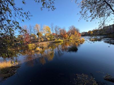 82-84B  Rue de la Rivière, Bedford - Ville, Quebec J0J 1A0, Canada