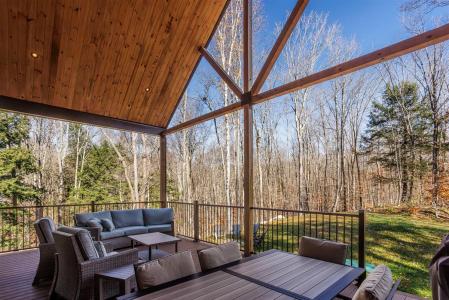 11 Rue Sunset, Bolton-Est, 魁北克省 J0E 1G0, 加拿大