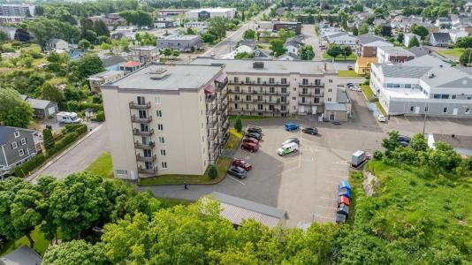 712-712B Av. Painchaud, La Pocatière, Quebec G0R 1Z0, Canadá