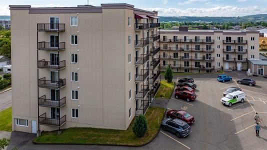 712-712B Av. Painchaud, La Pocatière, Quebec G0R 1Z0, Canadá