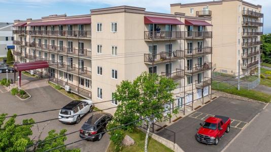 712-712B Av. Painchaud, La Pocatière, Quebec G0R 1Z0, Canadá