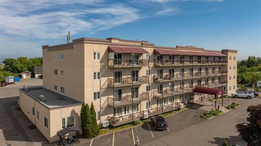 712-712B Av. Painchaud, La Pocatière, Quebec G0R 1Z0, Canadá