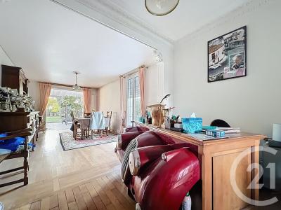 Montfermeil, Île-de-France 93370, Pháp