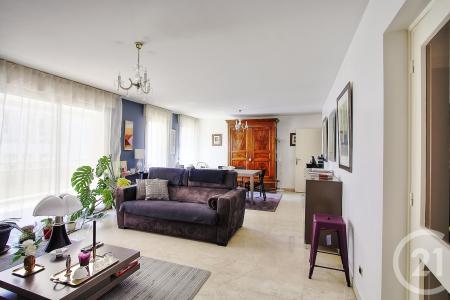 Lyon, Rhône-Alpes 69007, France