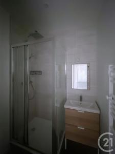 Riom, Auvergne 63200, Pháp