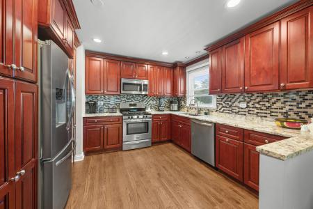 573 Maple Avenue, Lisle, Illinois 60532