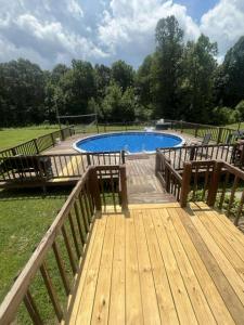 195 Walnut Road, Lily, Kentucky 40701, USA