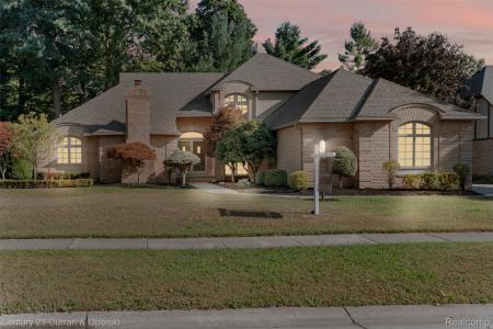 9039 Oakridge Trail Trail, Shelby Charter Township, Michigan 48317