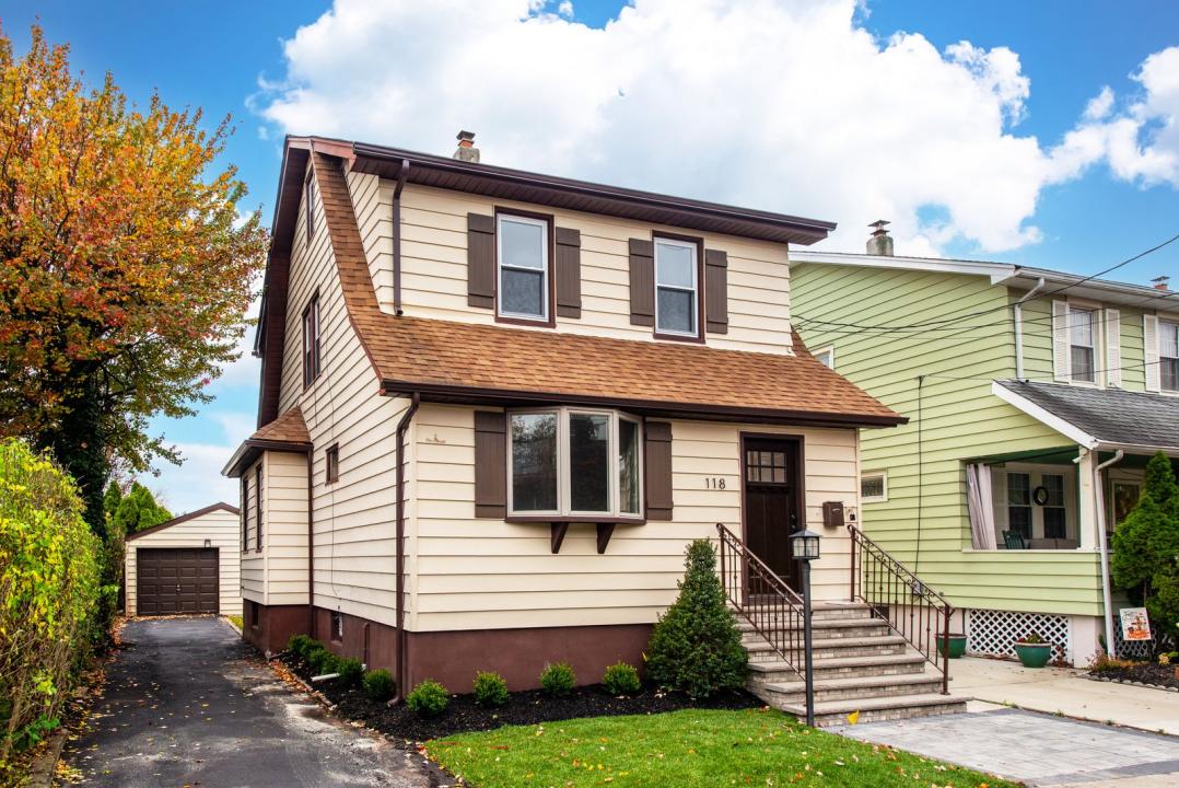 118 Rutherford Ave, Bergen, Lyndhurst Township, New Jersey 07071, États-Unis