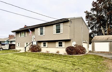 10 Seventh Ave, Waterford, Connecticut 06385, USA