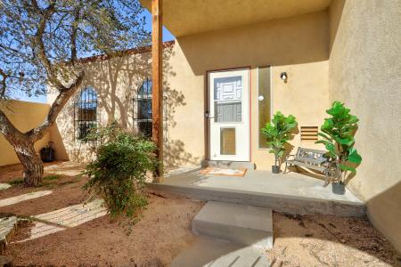 10409 Malaguena Lane NE, Albuquerque, New Mexico 87111
