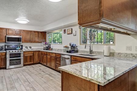 10409 Malaguena Lane NE, Albuquerque, New Mexico 87111