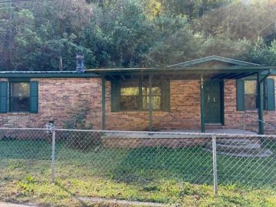 214 Silk Stocking Loop, Van Lear, Kentucky 41265, USA