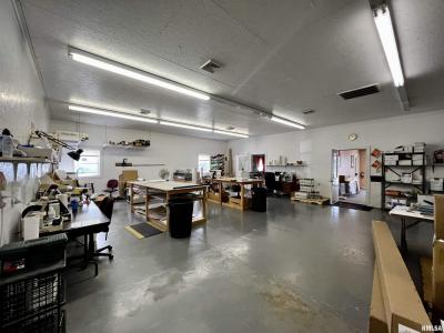 1120 E JACKSON Street, Macomb, Illinois 61455, HOA KỲ