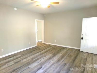 1126 Pee Dee Avenue, Albemarle, Carolina Do Norte 28001, Estados Unidos