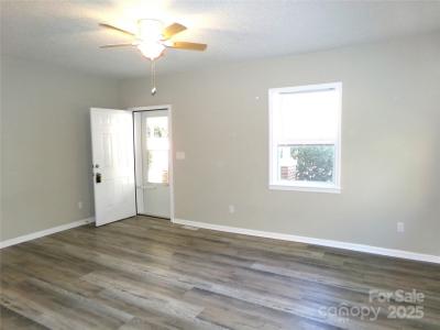 1126 Pee Dee Avenue, Albemarle, Carolina Do Norte 28001, Estados Unidos