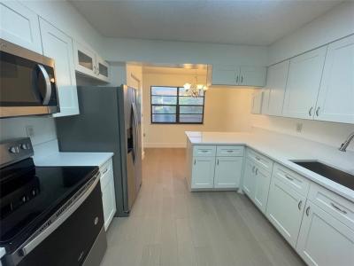 1470 W 41st St 201, Hialeah, フロリダ 33012, アメリカ合衆国