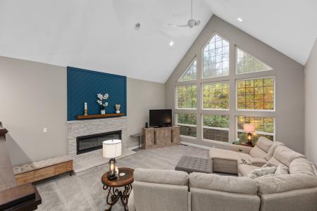 2 Deer Hollow Lane, Litchfield, Illinois 62056