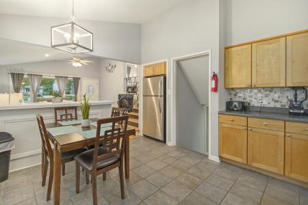 63 S Main Street, Glen Ellyn, 伊利诺斯州 60137, 美国