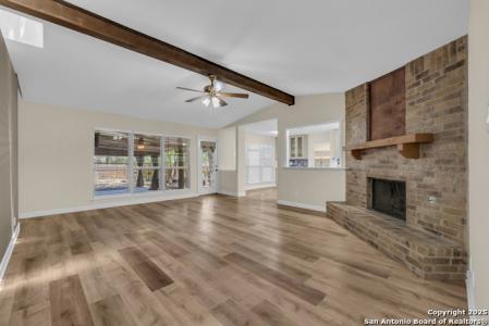 106 Broken Spur, Universal City, Texas 78148