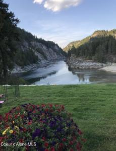 105 Lehigh Ave, Metaline Falls, Washington 99153, USA