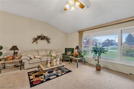 17024 Bear Creek Lane, Strongsville, Ohio 44136, Stati Uniti