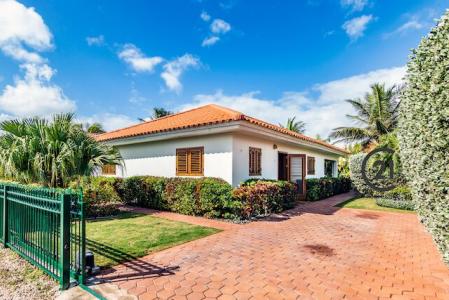 Villapark Flamboyan Villa with Swimming Pool, Villapark Flamboyan, Willemstad North, キュラソー