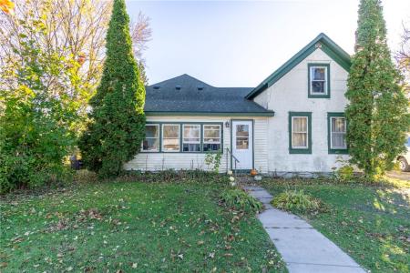 812 W Lincoln Street , 1&2, Augusta, Wisconsin 54722, USA