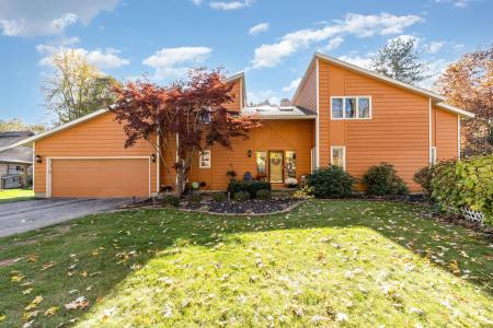 4909 Oakridge, Midland, Michigan 48640, USA