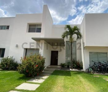 Condominio Almeria Av. Banzer entre 5to y 6to anillo , Norte, Santa Cruz 00001, Bolivia