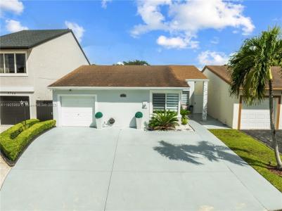 9746 SW 147th Ct, Miami, Florida 33196