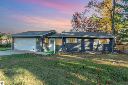 2096 Timber Trail, National City, Michigan 48748, Stati Uniti