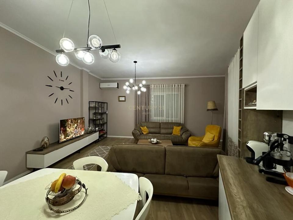 Kopshti Botanik Zoologjik, Tirana, Albania