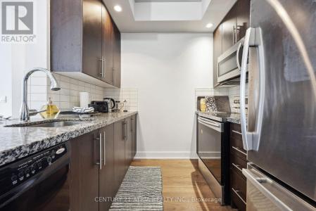 28 LINDEN STREET, Toronto (north St. James Town), Ontario M3Y 0A4, Canada