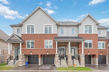 102 LYALL STOKES CIRCLE, East Gwillimbury, Ontario L0G 1M0, Kanada