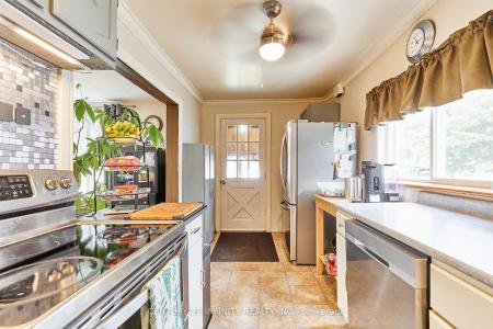 35 CAROLINE STREET, Port Hope, Ontario L1A 1Y6, Canada