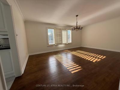 15 OLD COLONY ROAD, Toronto, Ontario M2L 2J7, CANADÁ