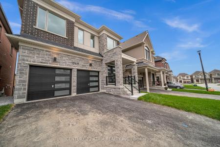 1349 GLAMORGAN MANOR, Pickering, Ontario L1X 0N1, Canadá