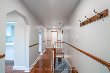 393 CANAL ROAD, Bradford West Gwillimbury, Ontario L3Z 2A6, CANADÁ