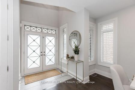 20 WESTMINSTER CIRCLE, Barrie, Ontario L4M 0A3, Canada